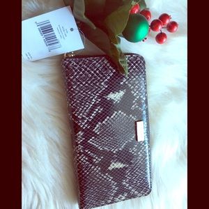 Kate Spade ♠️ zippy wallet